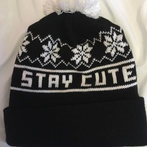Black stay cute beanie
